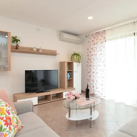 Apartment Josip 1659 * Muntić