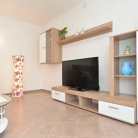 Apartment Josip 1659 Muntić